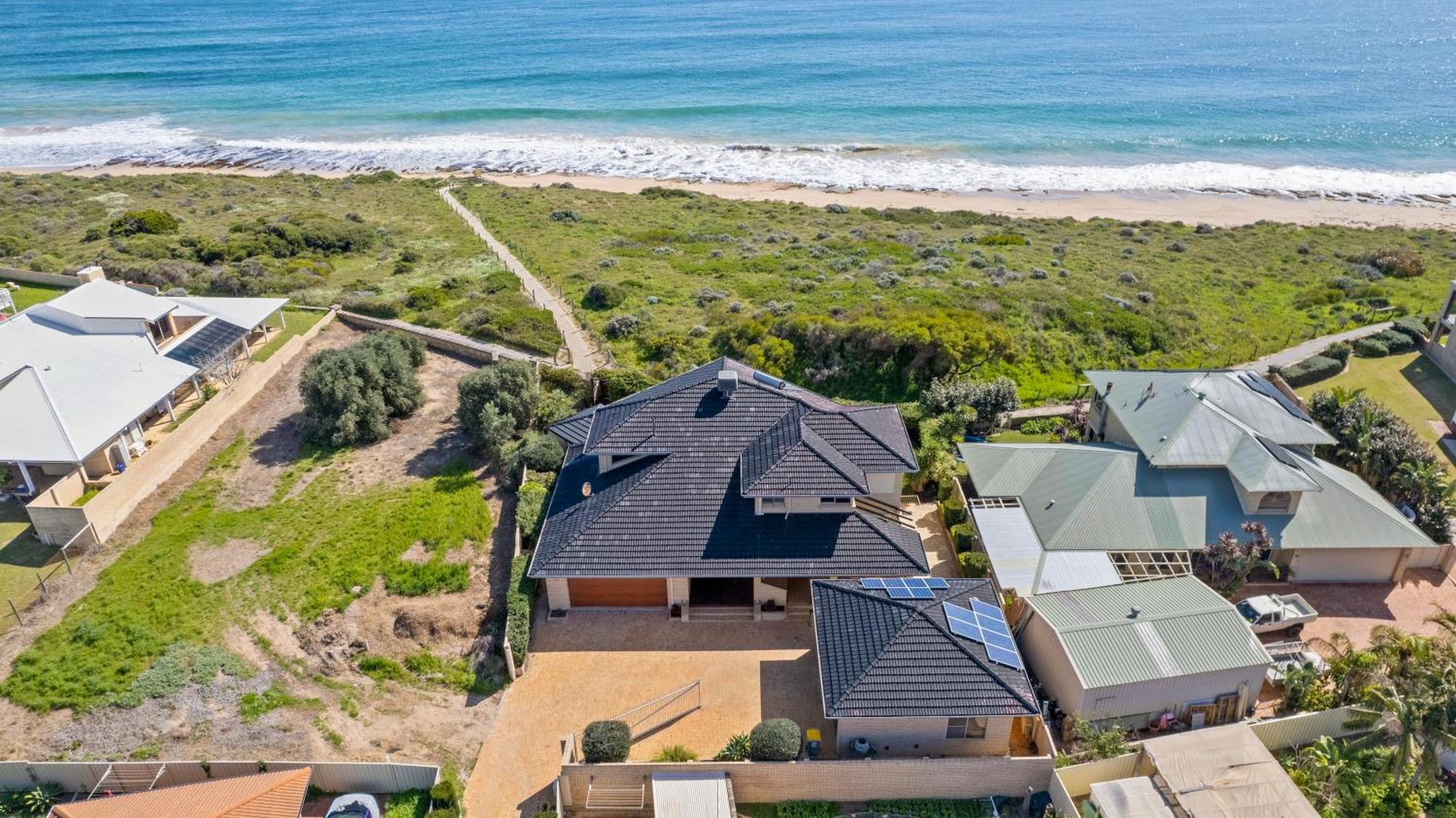 Absolute Oceanfront - Sunsets Villa Mandurah Exterior photo